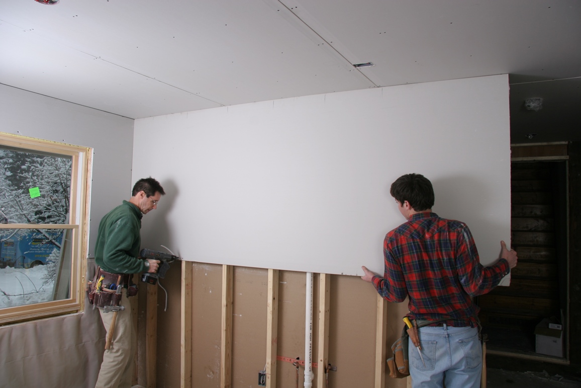 Contactors installing the Dry wall